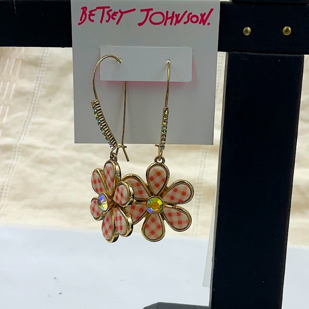 Betsey Johnson Red Checkered Flower  Gold Wire Earrings With Sparkling Crystals - Picture 5 of 5
